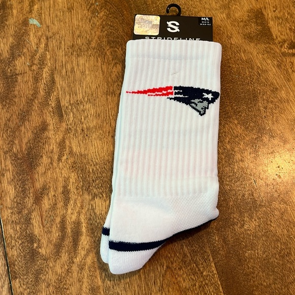 Strideline NWT white patriot socks size medium/large - Picture 1 of 5